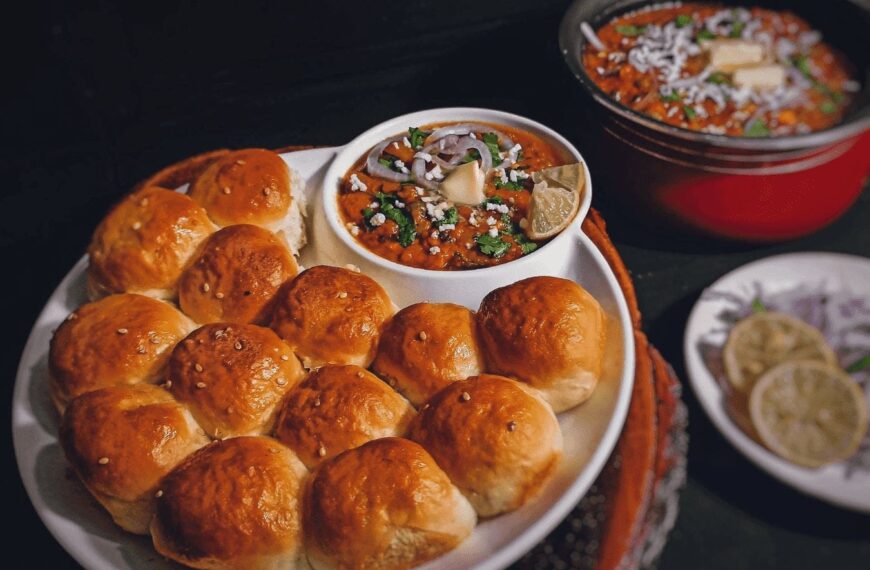 Top 10 Local Snacks Of Pune