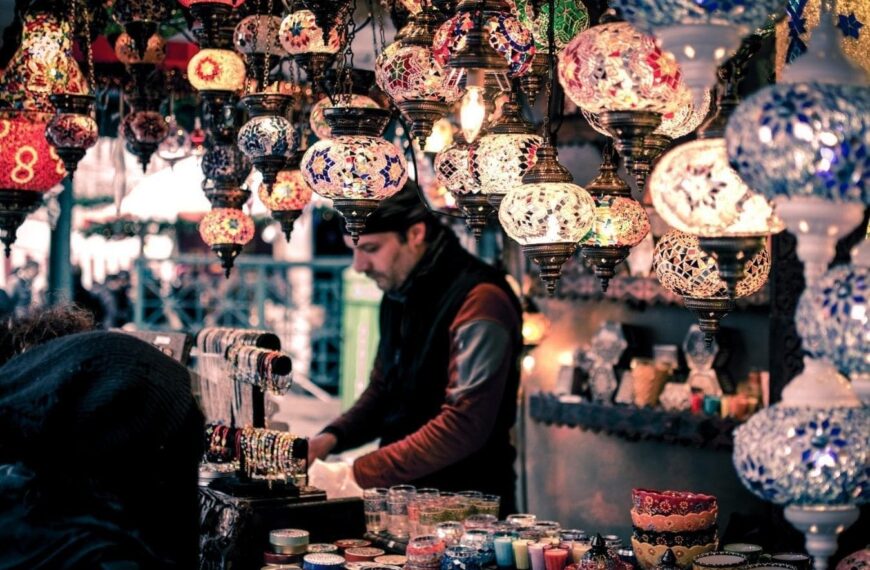 Shopping In Kashmir For All Shopaholics!